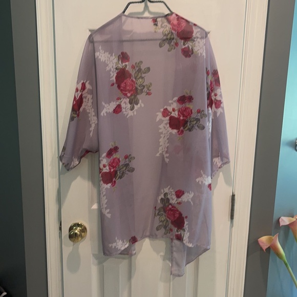 Light weight, like a Shaw, great for summer - Picture 3 of 3